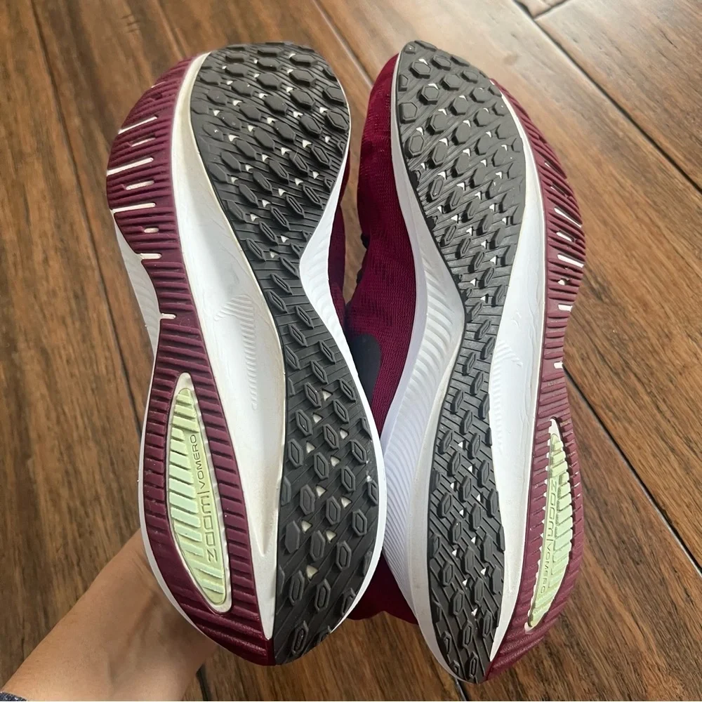 Nike women’s cables shipping